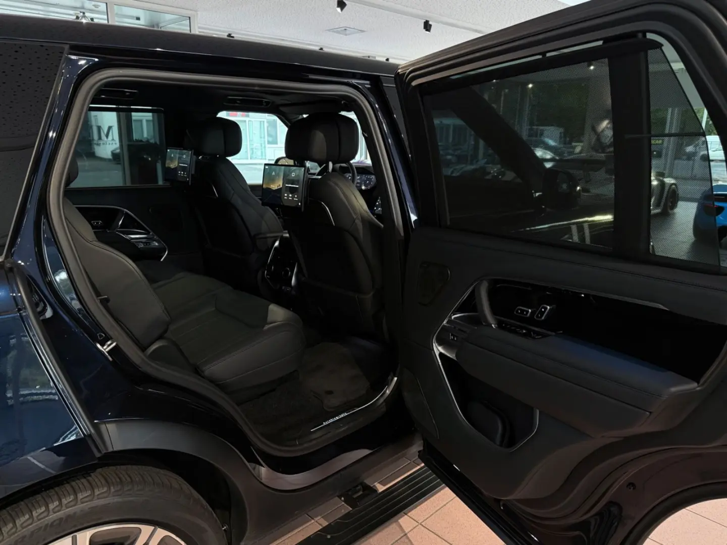 Range Rover P 530 LWB Autobiography 7-Sitzer