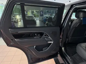 Range Rover P 530 LWB Autobiography 7-Sitzer