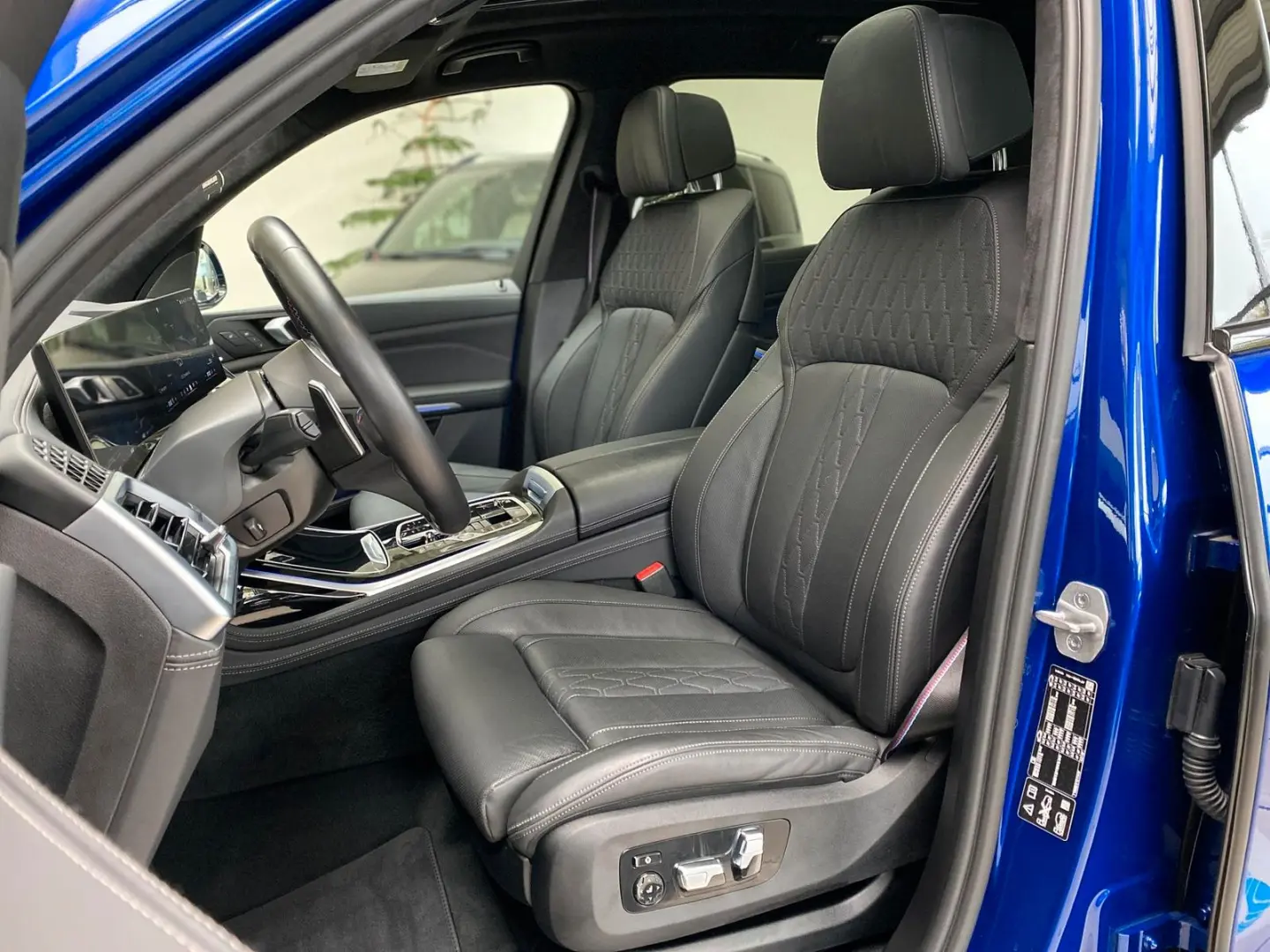 X7 M60i SportPro MASSAGE STDHZG AHK LEDER GLAS