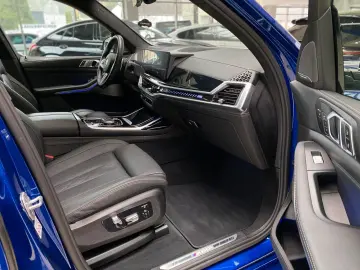 X7 M60i SportPro MASSAGE STDHZG AHK LEDER GLAS