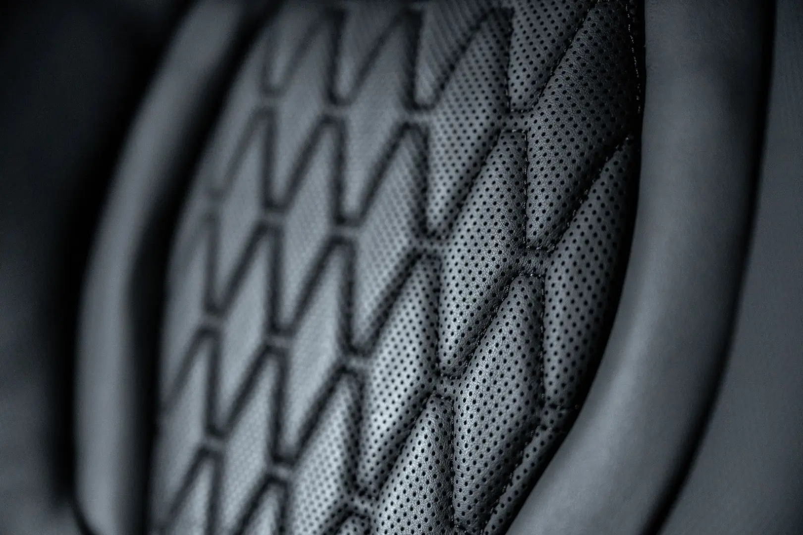 X7 M60i M SPORT PRO EXKLUSIV DRIV PARK B&W 6SITZ