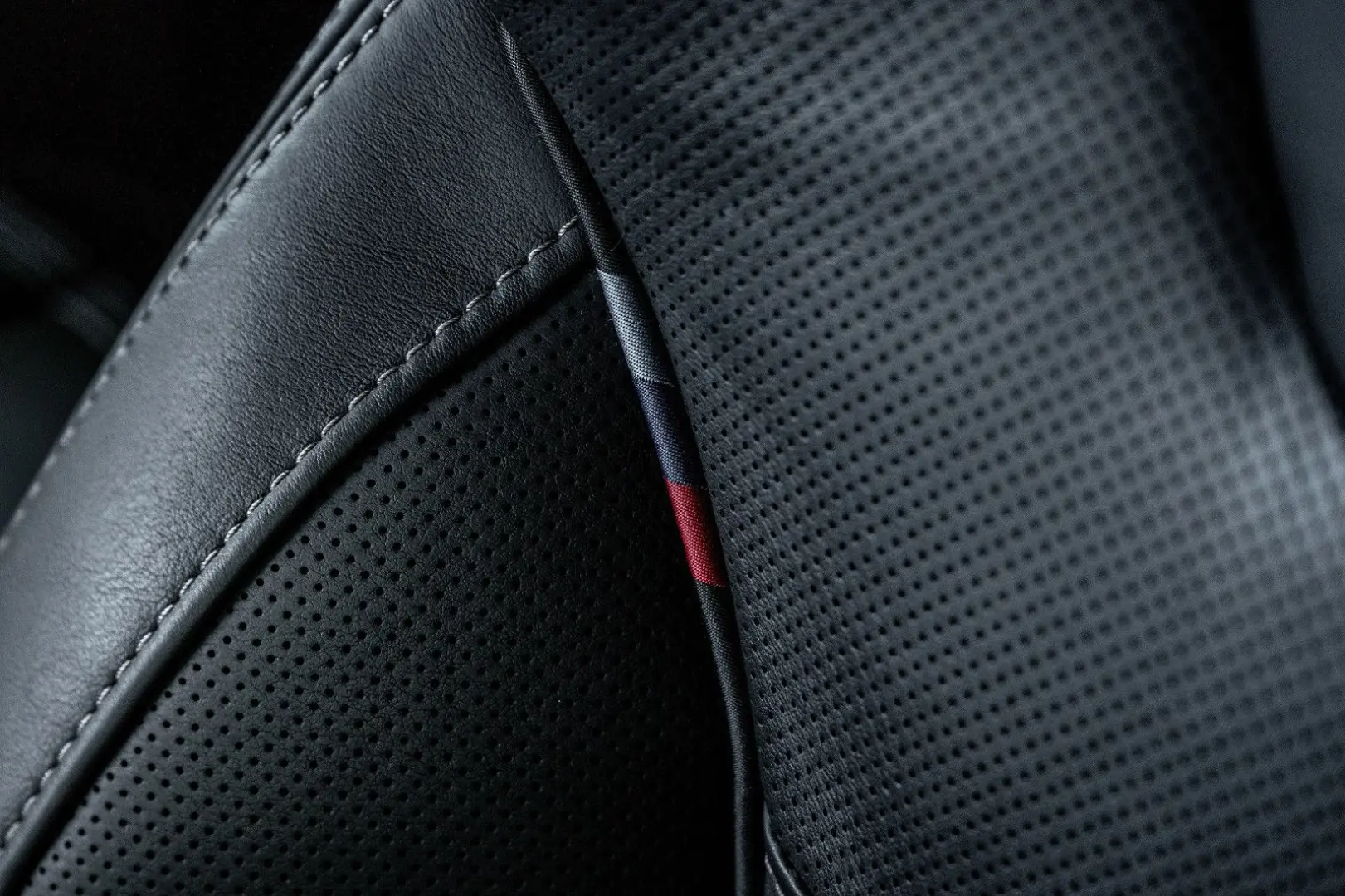 X7 M60i M SPORT PRO EXKLUSIV DRIV PARK B&W 6SITZ