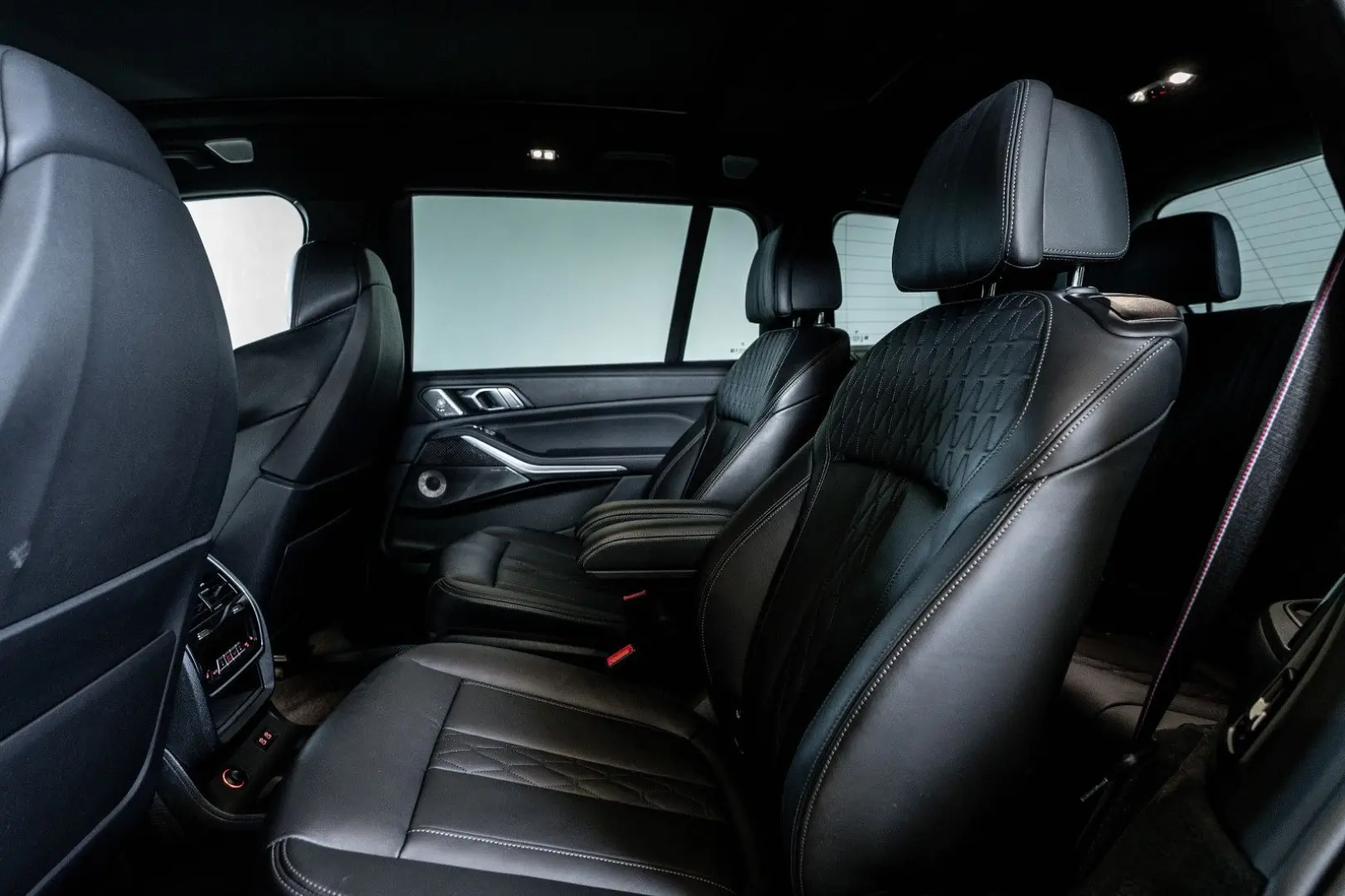 X7 M60i M SPORT PRO EXKLUSIV DRIV PARK B&W 6SITZ