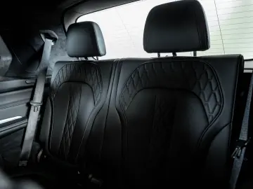 X7 M60i M SPORT PRO EXKLUSIV DRIV PARK B&W 6SITZ