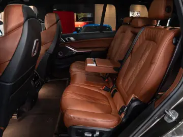 X7 M60i B&W LUFTFEDER. PANO 22 LM HUD 7-SITZ 1HD