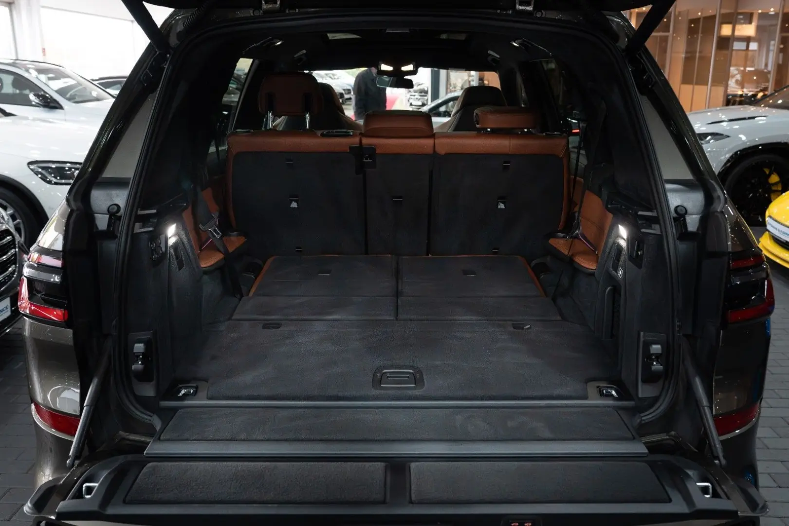 X7 M60i B&W LUFTFEDER. PANO 22 LM HUD 7-SITZ 1HD