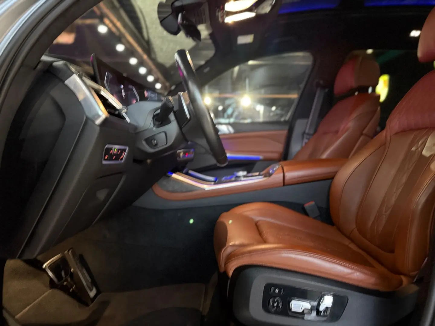 X7 M60i HUD SKY PANO KEY SOFT DIS MASSA 23ZOLL