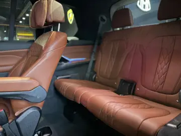 X7 M60i HUD SKY PANO KEY SOFT DIS MASSA 23ZOLL