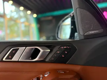 X7 M60i HUD SKY PANO KEY SOFT DIS MASSA 23ZOLL