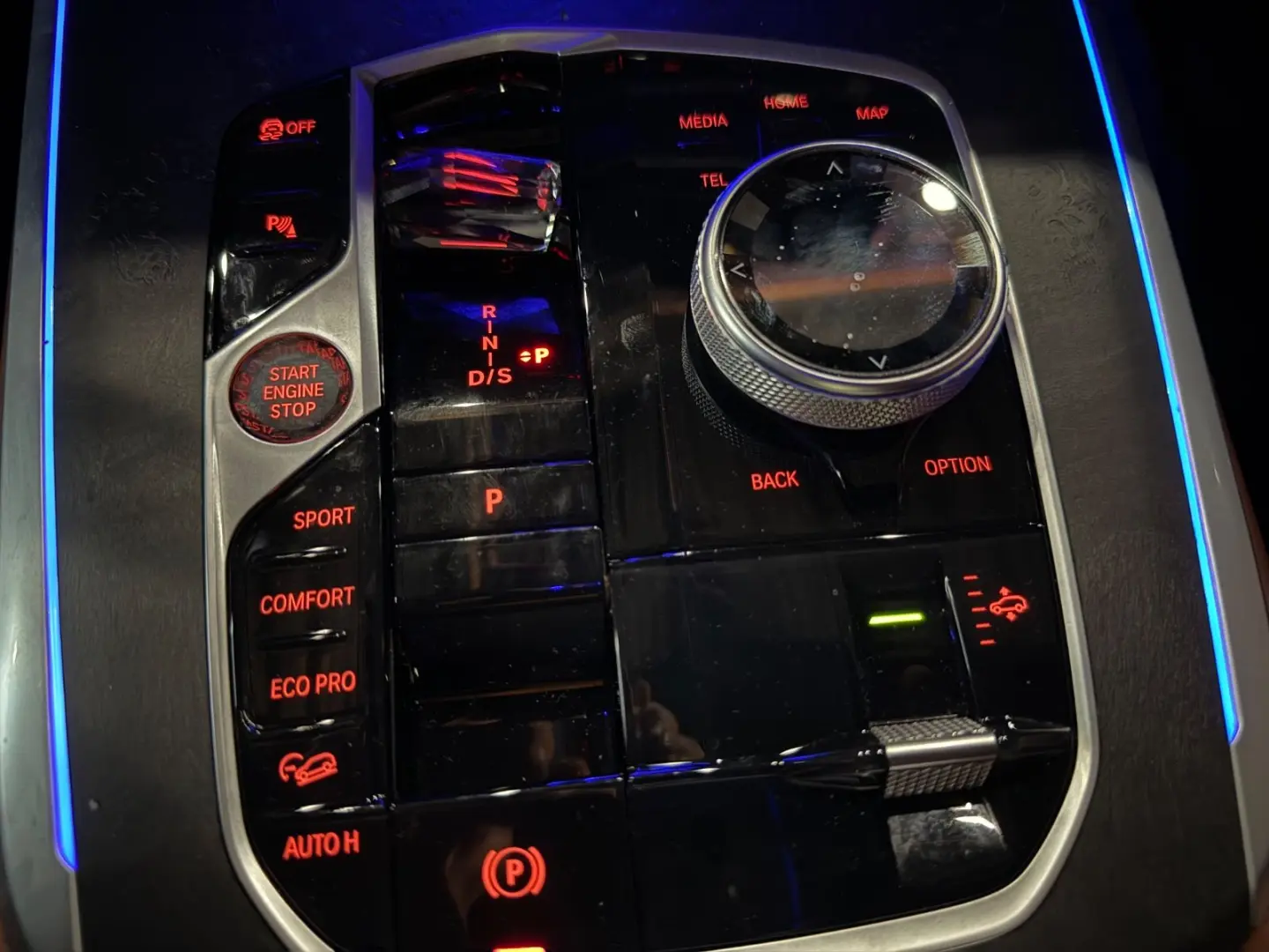 X7 M60i HUD SKY PANO KEY SOFT DIS MASSA 23ZOLL