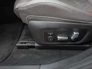 X4 M Competition Aut. PANO DA  PA  Kofort LED He