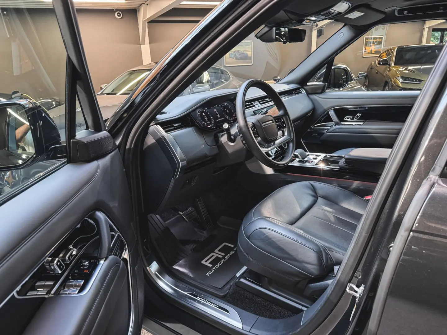 Range Rover Autobiography (SWB)