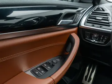 X4 M Competition HUD Kamera DAB Panorama 21Zoll