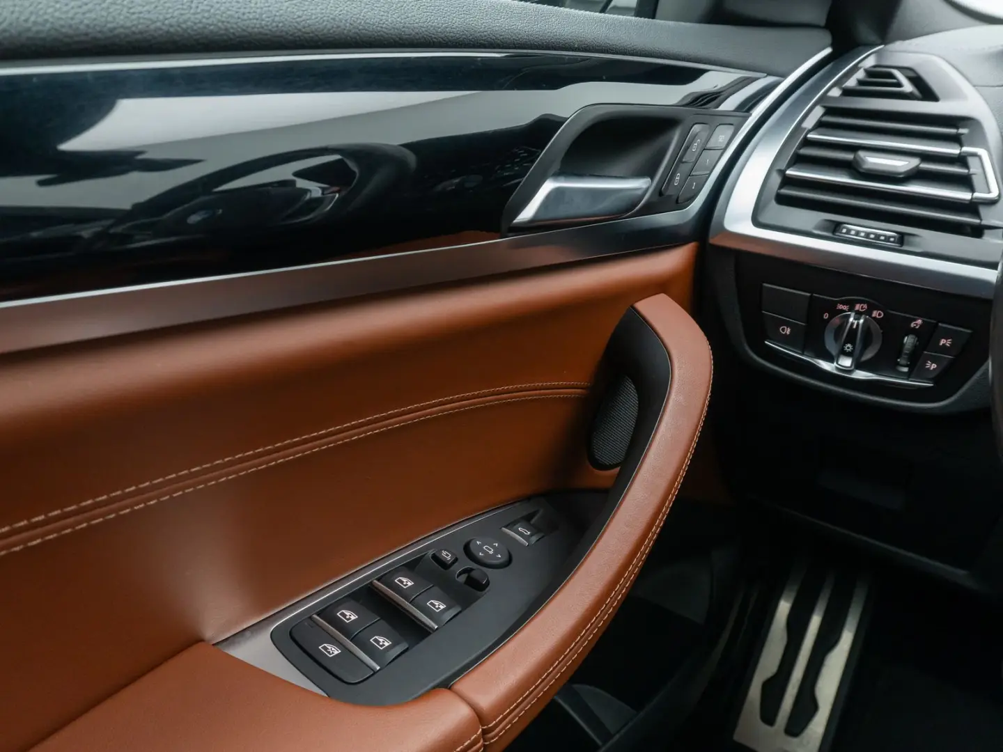 X4 M Competition HUD Kamera DAB Panorama 21Zoll