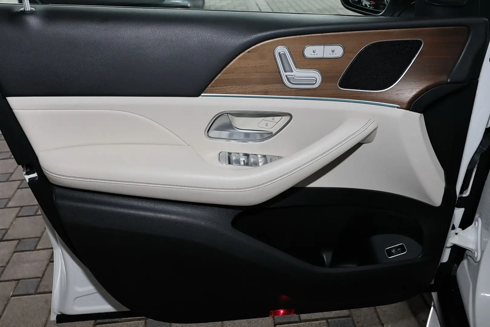 GLE 350 de 4M  DISTRONIC PANO 360  KEYLESS BEJ