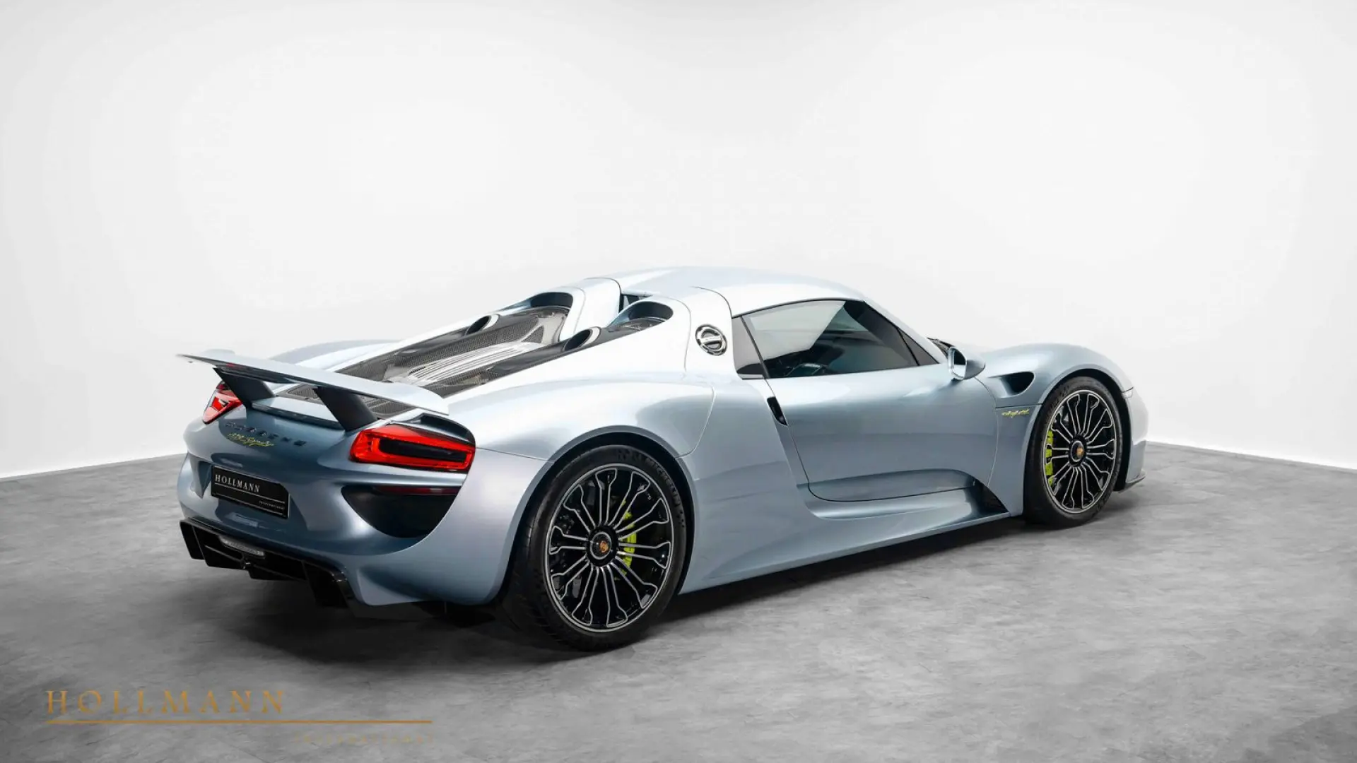 918 SPYDER   LIFT   CARBON   BURMESTER
