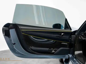 918 SPYDER   LIFT   CARBON   BURMESTER