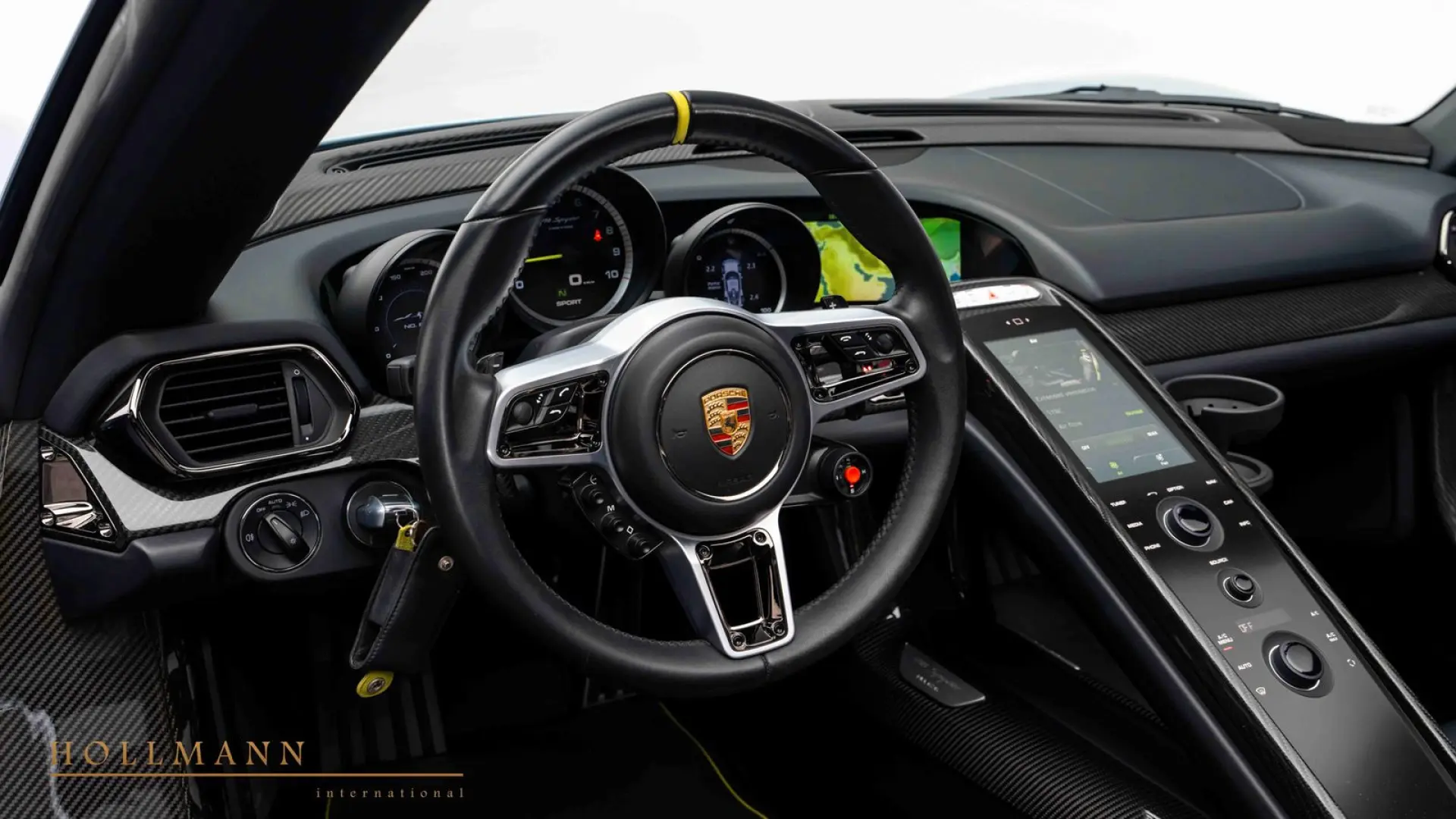 918 SPYDER   LIFT   CARBON   BURMESTER