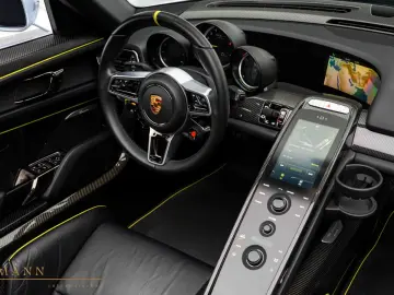 918 SPYDER   LIFT   CARBON   BURMESTER