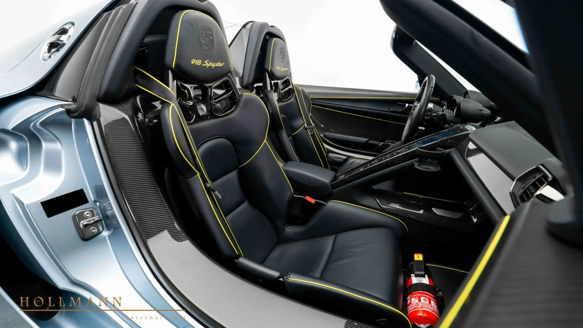 918 SPYDER   LIFT   CARBON   BURMESTER