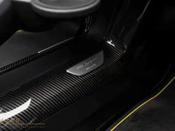 918 SPYDER   LIFT   CARBON   BURMESTER