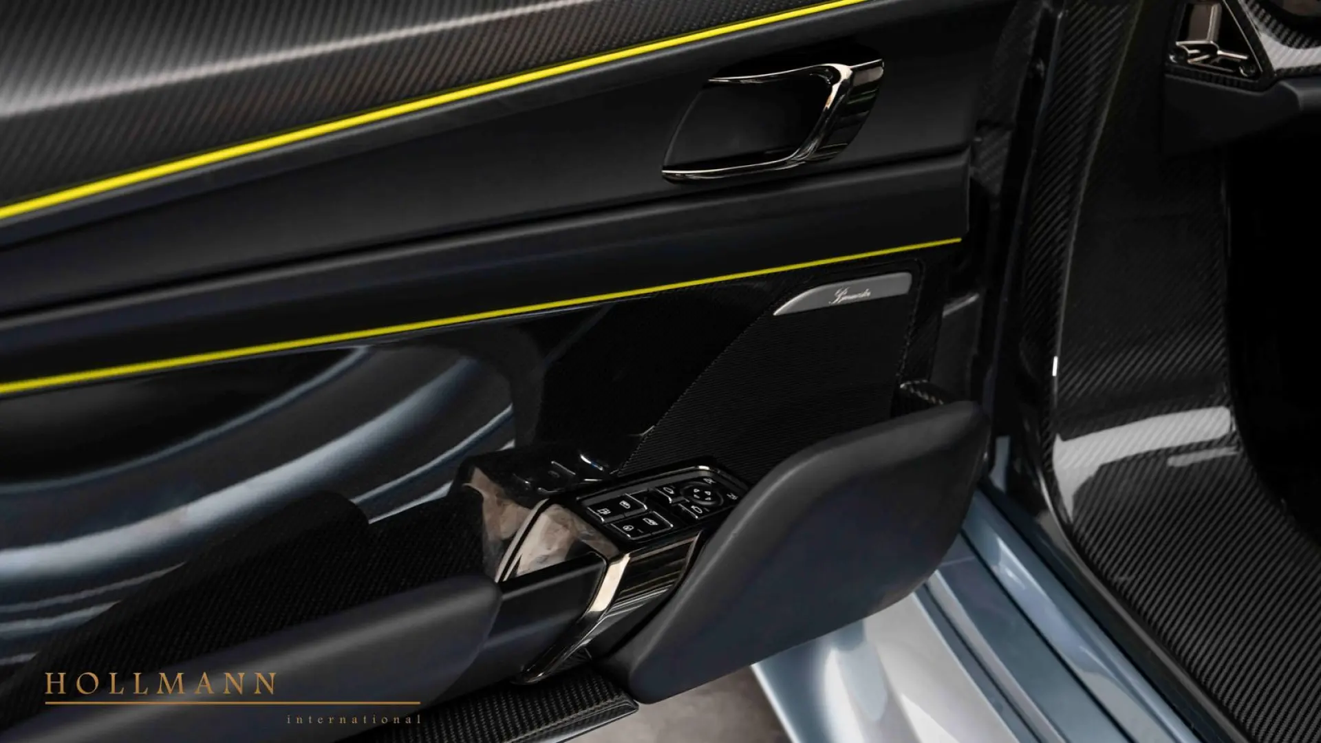 918 SPYDER   LIFT   CARBON   BURMESTER