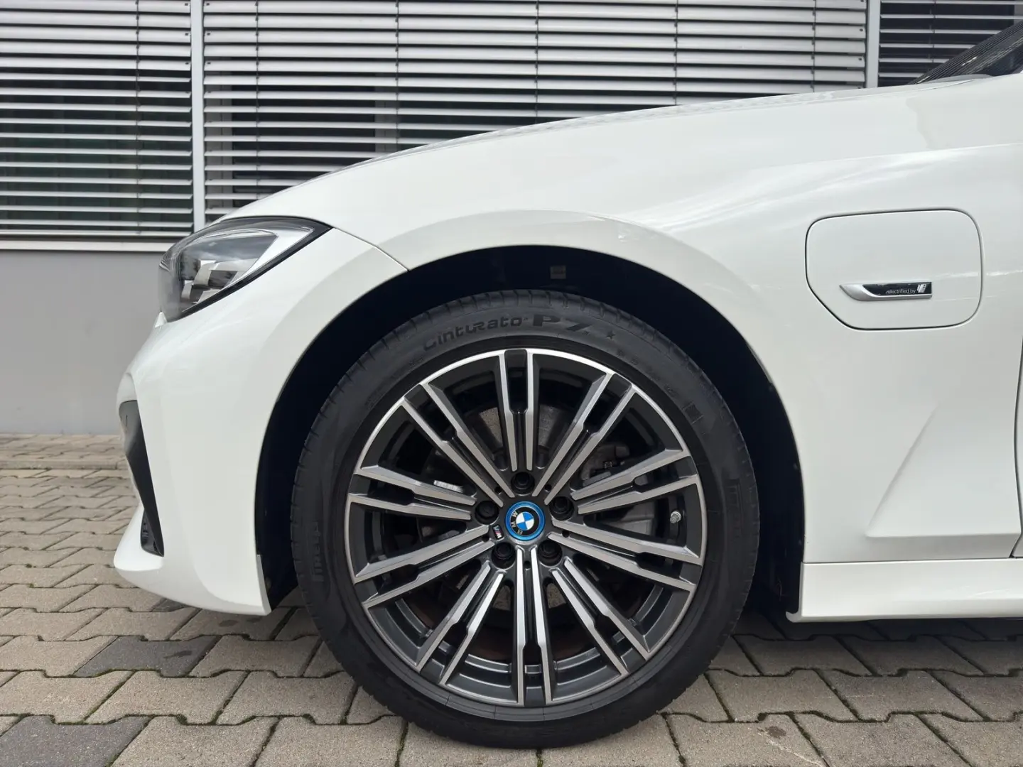 320e Limousine M Sport