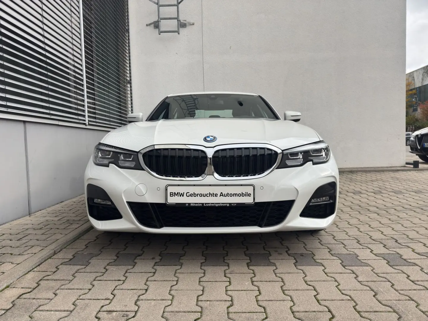 320e Limousine M Sport