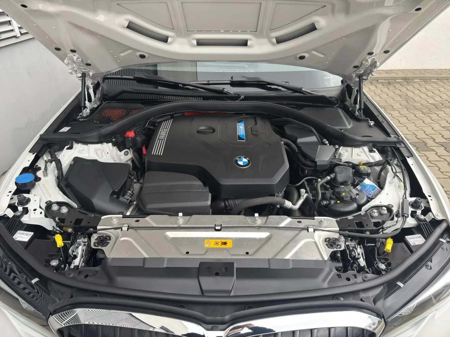 320e Limousine M Sport