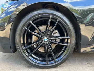 320i LIMOUSINE M SPORT LASER HIFI SHZG.