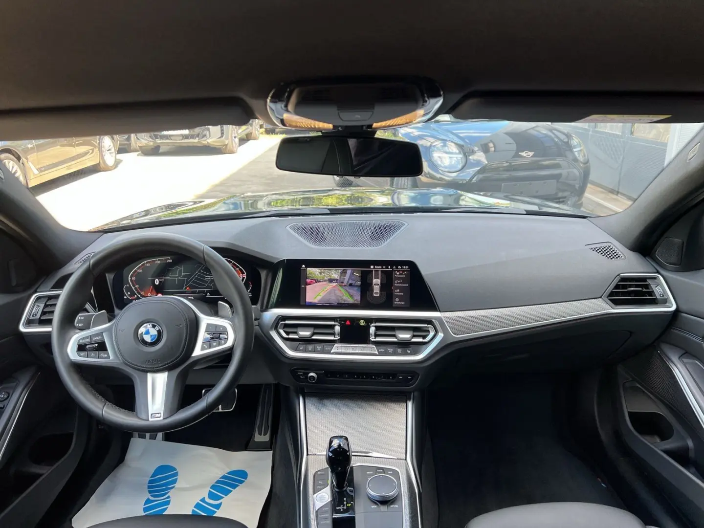 320i LIMOUSINE M SPORT LASER HIFI SHZG.