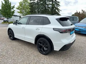 Tiguan der Neue R-Line TDi 4M Akustikverglassung