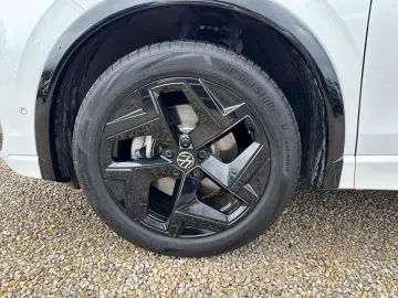 Tiguan der Neue R-Line TDi 4M Akustikverglassung