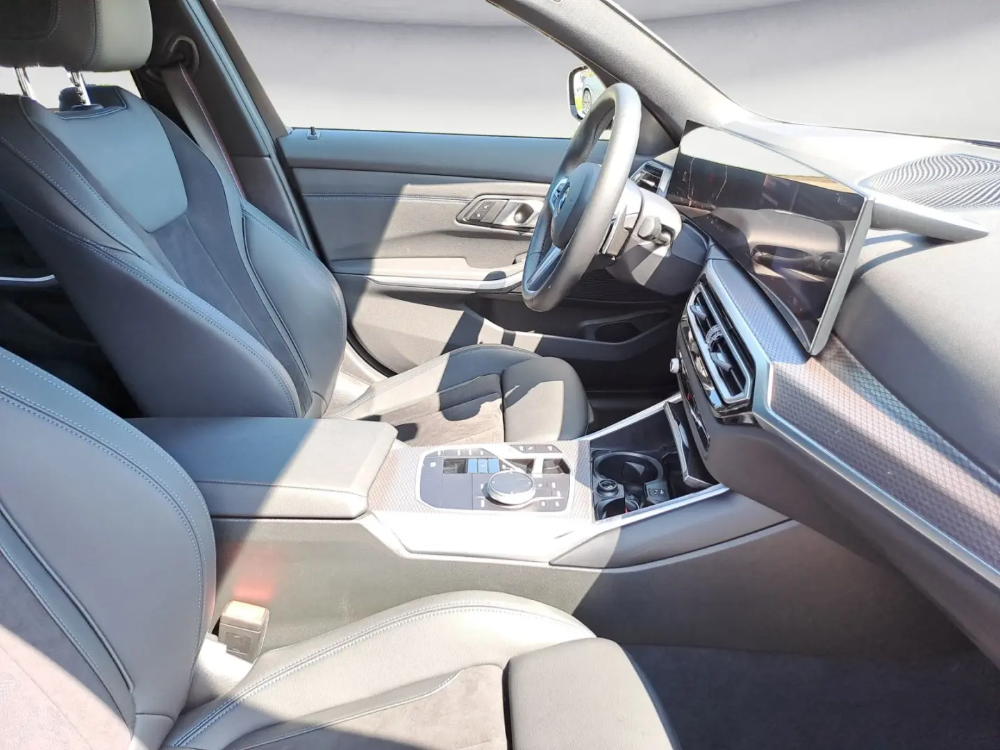 318i M Sport Pro  Shadow Navi LED PDC SHZ DAB