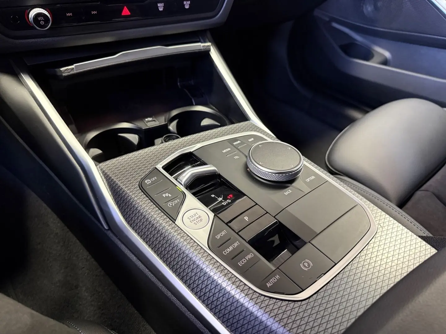 320iLim. M Sport A.LED Navi Kamera HiFi StandH