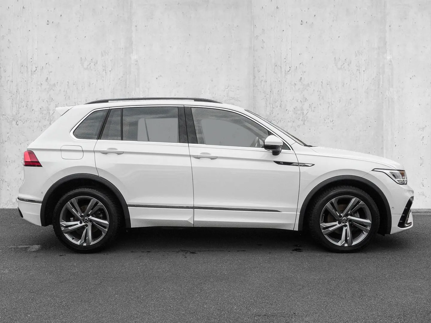 Tiguan 2.0 TDI DSG R-Line NAVI ACC PARKASS KAM
