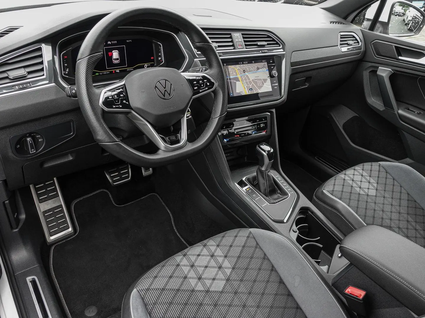 Tiguan 2.0 TDI DSG R-Line NAVI ACC PARKASS KAM