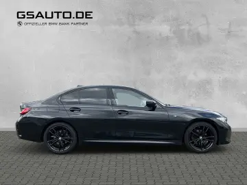 320 dxDrive M-SPORT ACC Glasdach HUD LED H&K 19'