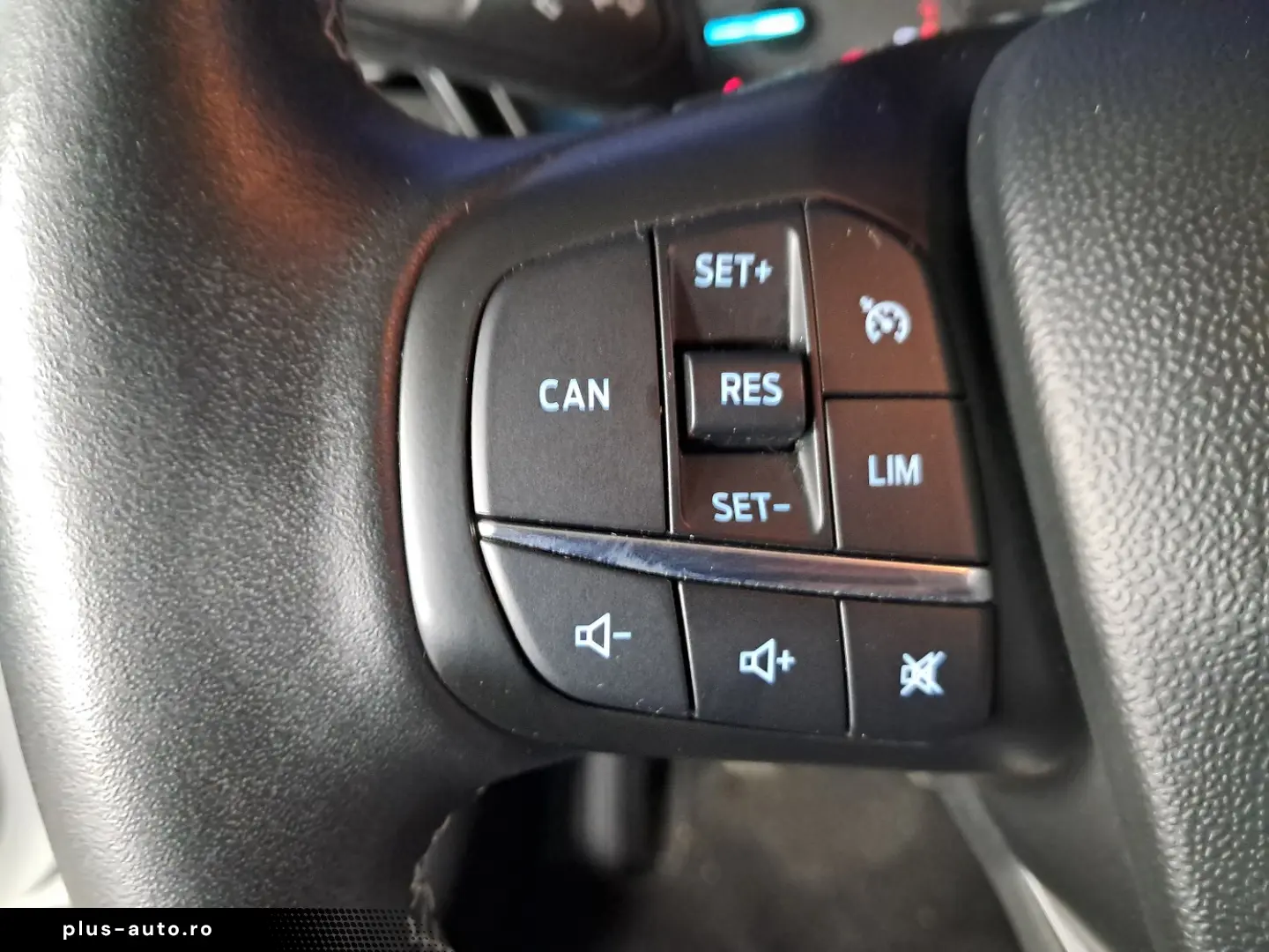 FORD FIESTA TREND CONNECTED