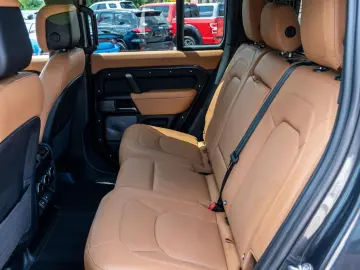 Defender V8 Carpathian Edition 5.0 V8 AHK LED