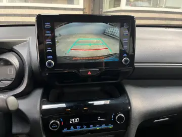 Yaris Cross 1.5 Hybrid Dynamic  € 14.700 NETTO