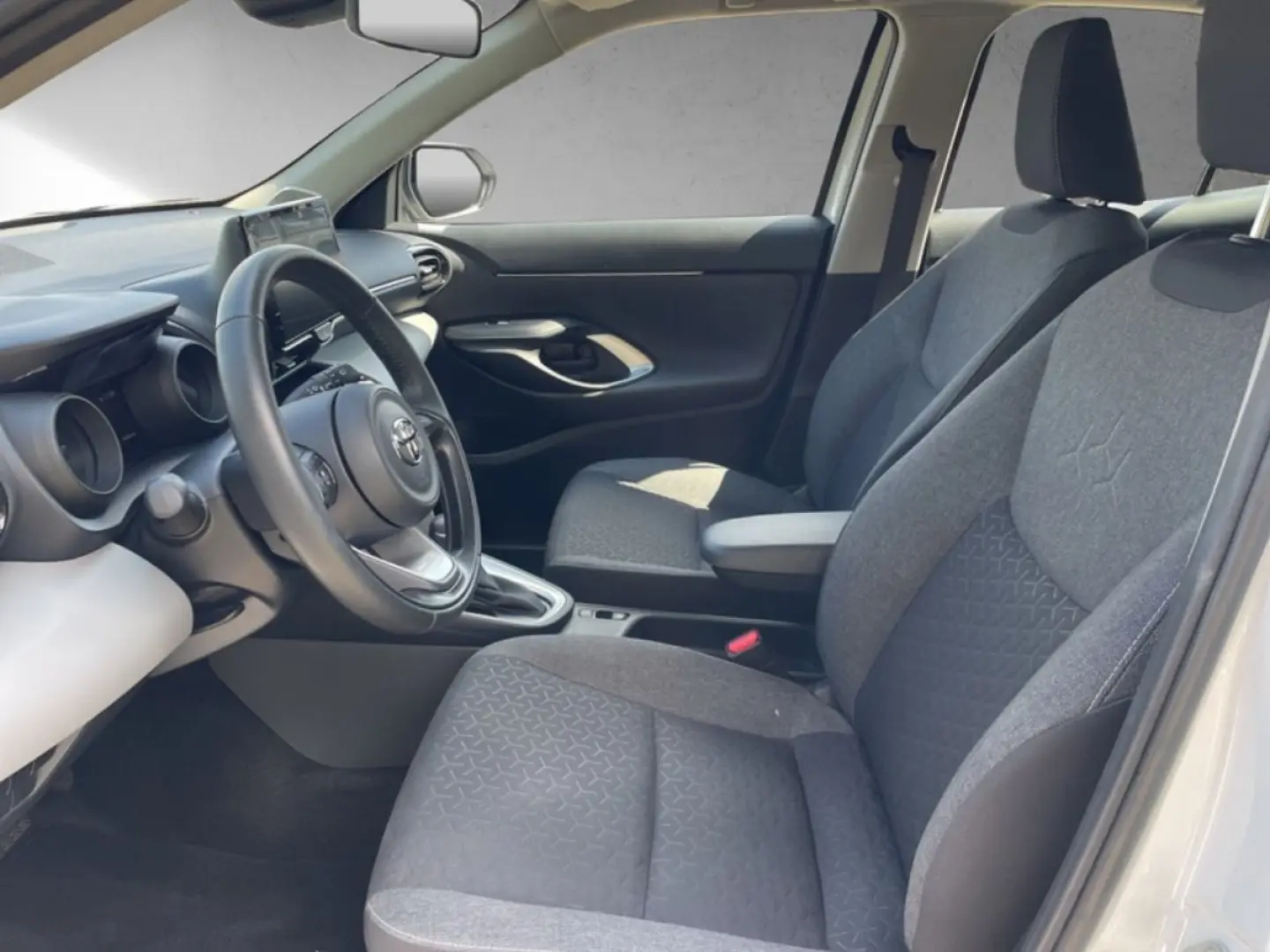 Yaris Cross 1.5 Hybrid Business  ACC SHZ CAM