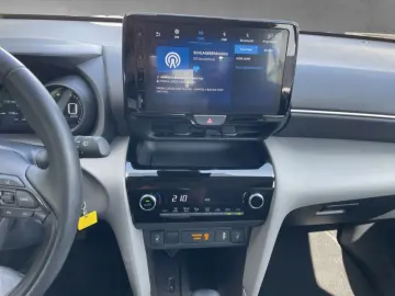 Yaris Cross 1.5 Hybrid Business  ACC SHZ CAM