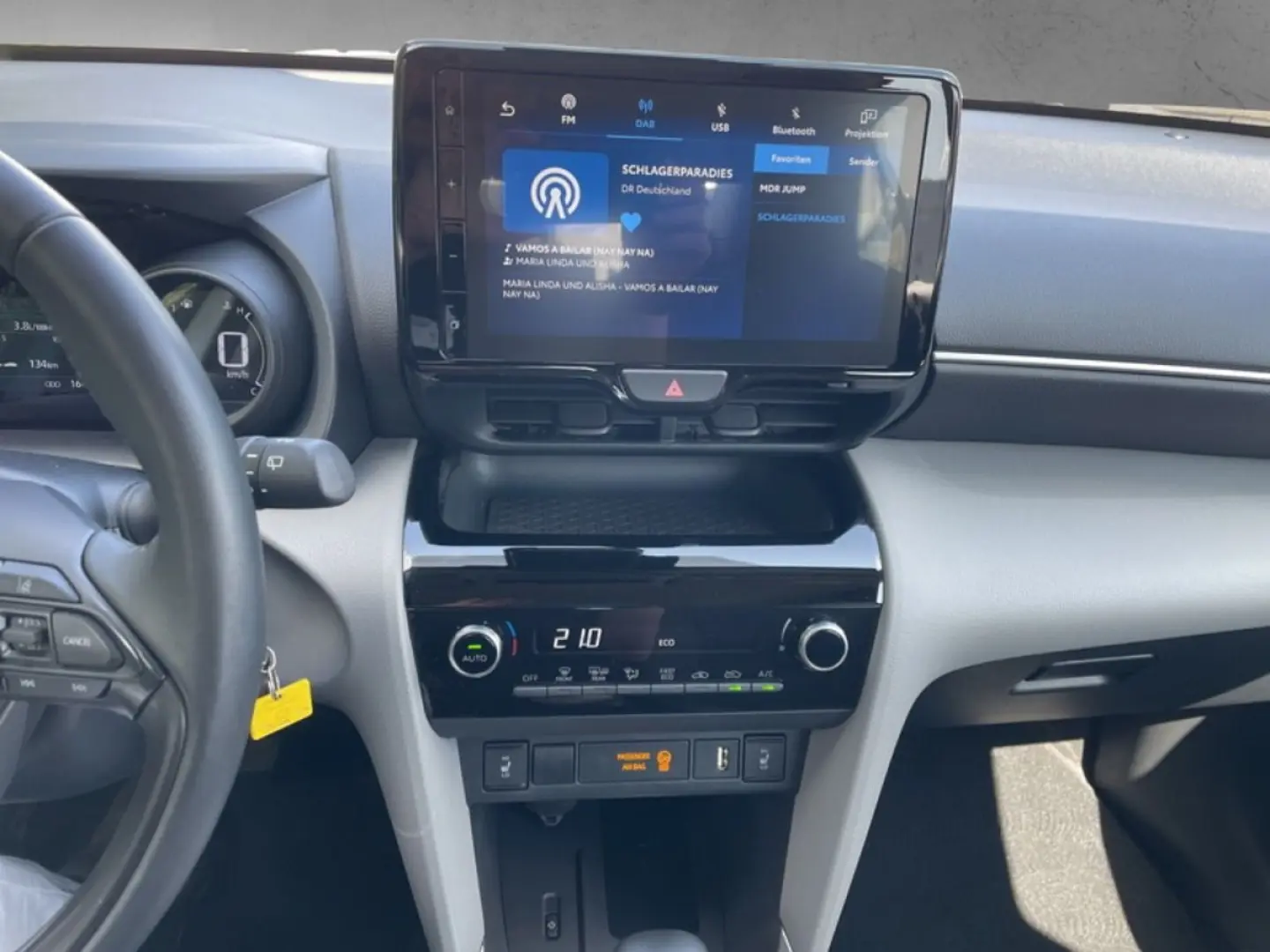 Yaris Cross 1.5 Hybrid Business  ACC SHZ CAM