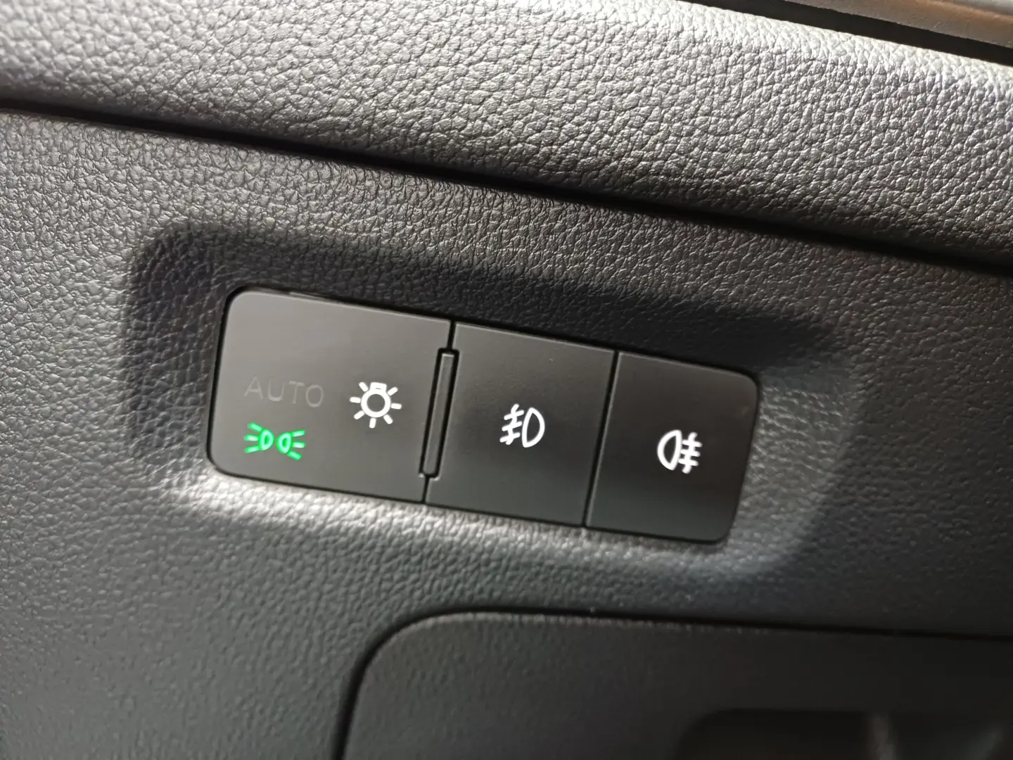 Škoda Octavia AMBITION 1.5 TSI