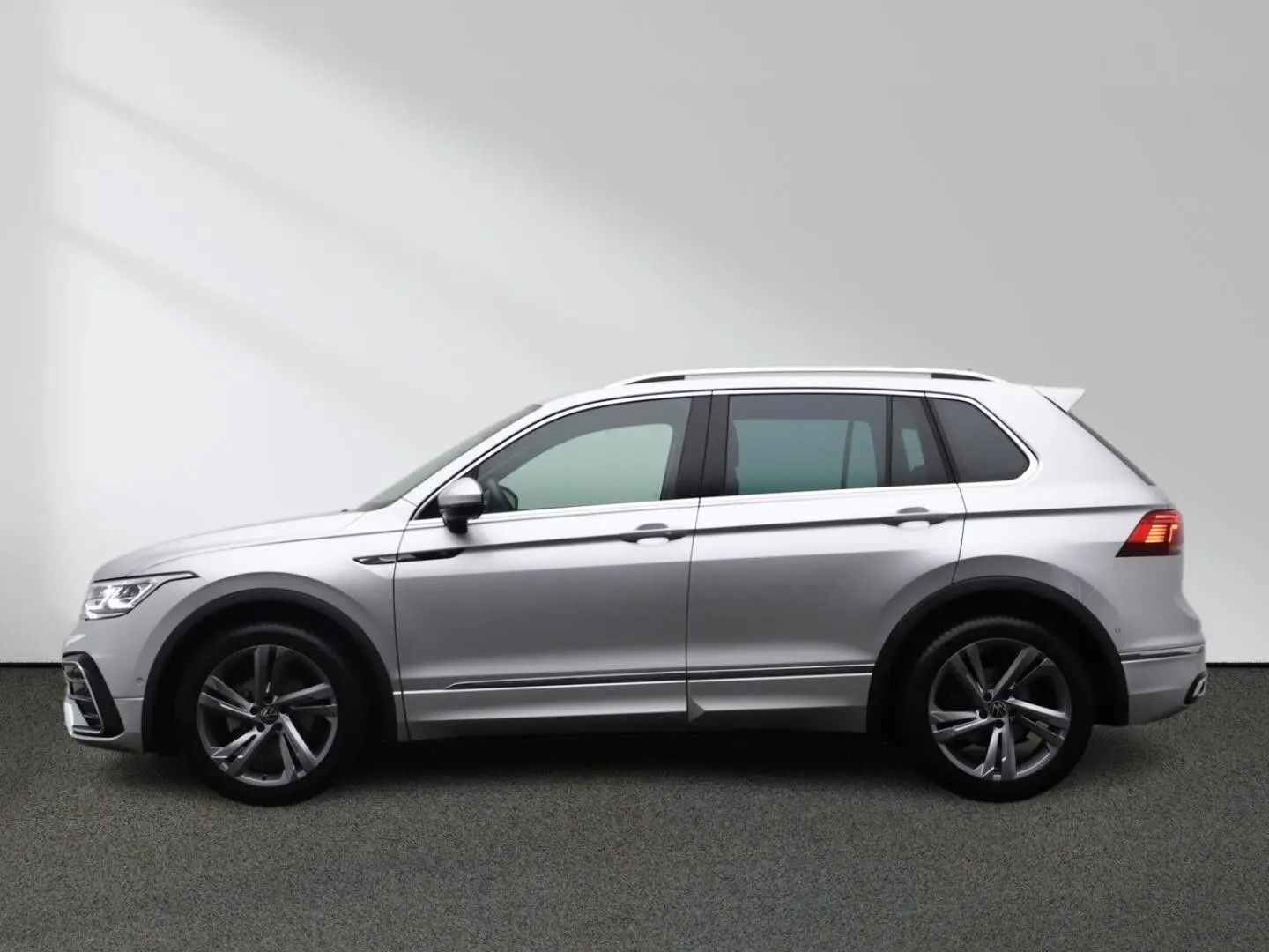 Tiguan R-Line 2.0 TDI CarPlay Matrix DigiCockpit
