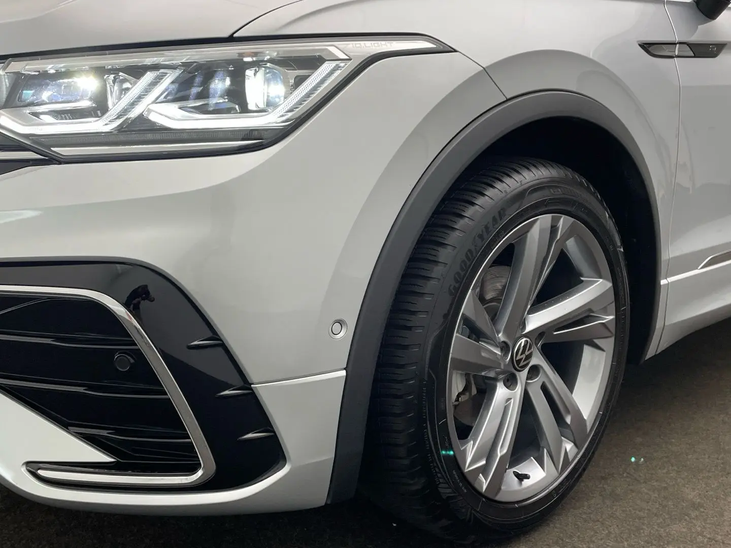 Tiguan R-Line 2.0 TDI CarPlay Matrix DigiCockpit