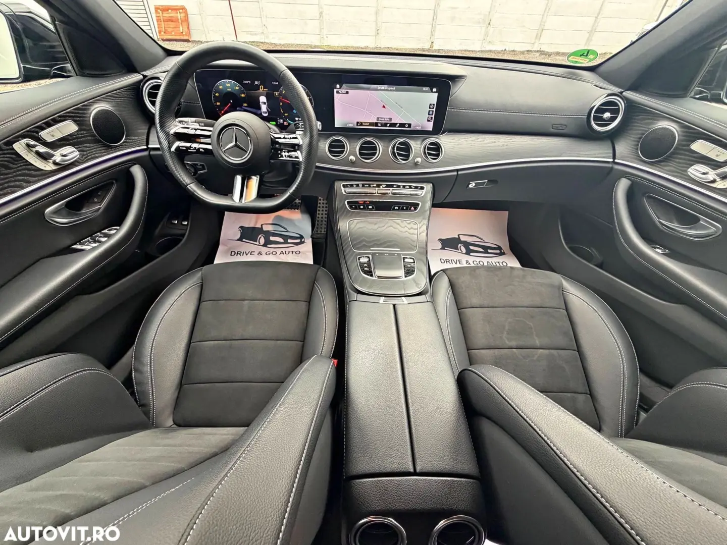 MERCEDES-BENZ E 300E AMG