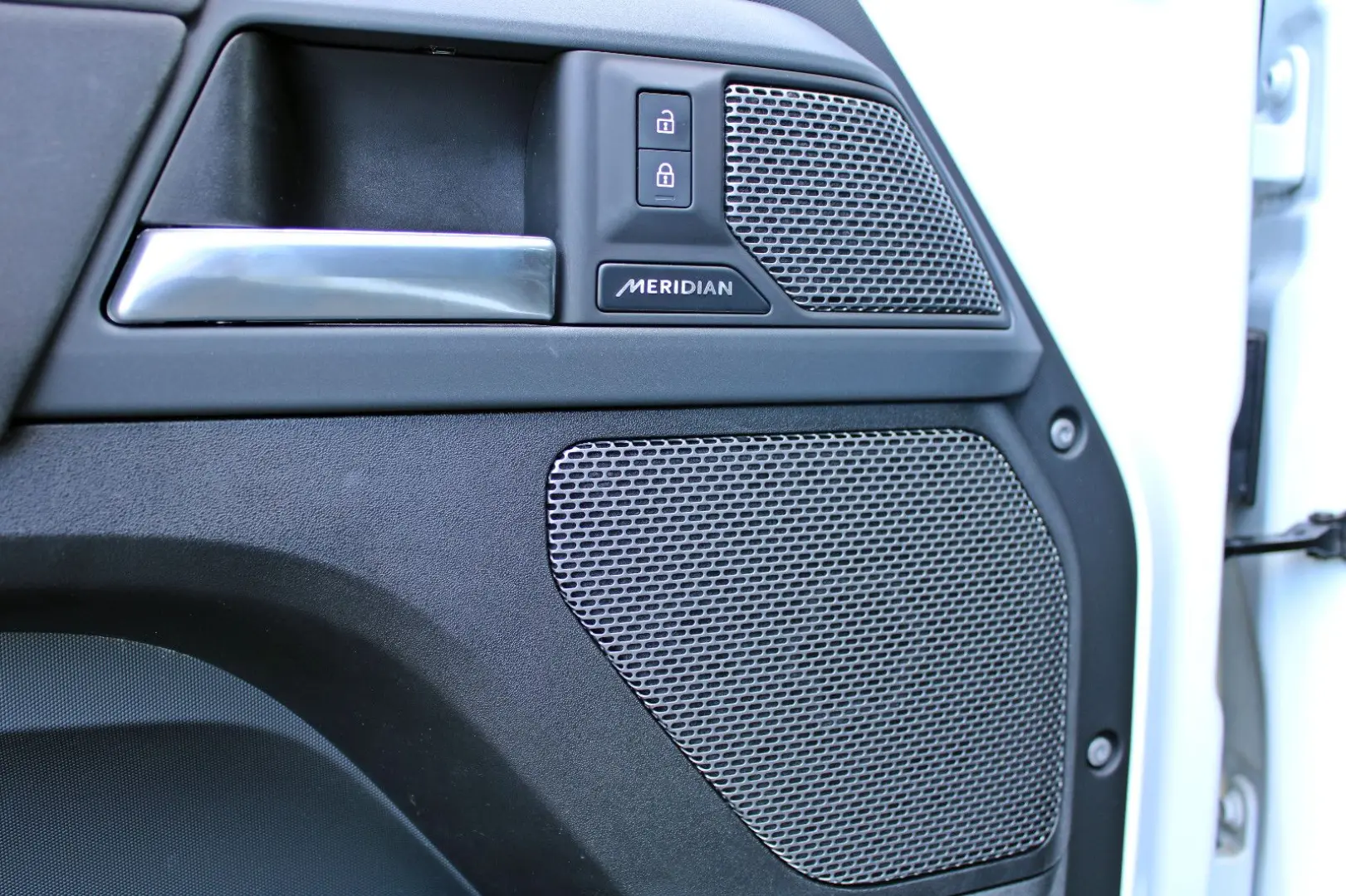 Defender 110 X-Dynamic SE PANO AHK 360  MATRIX