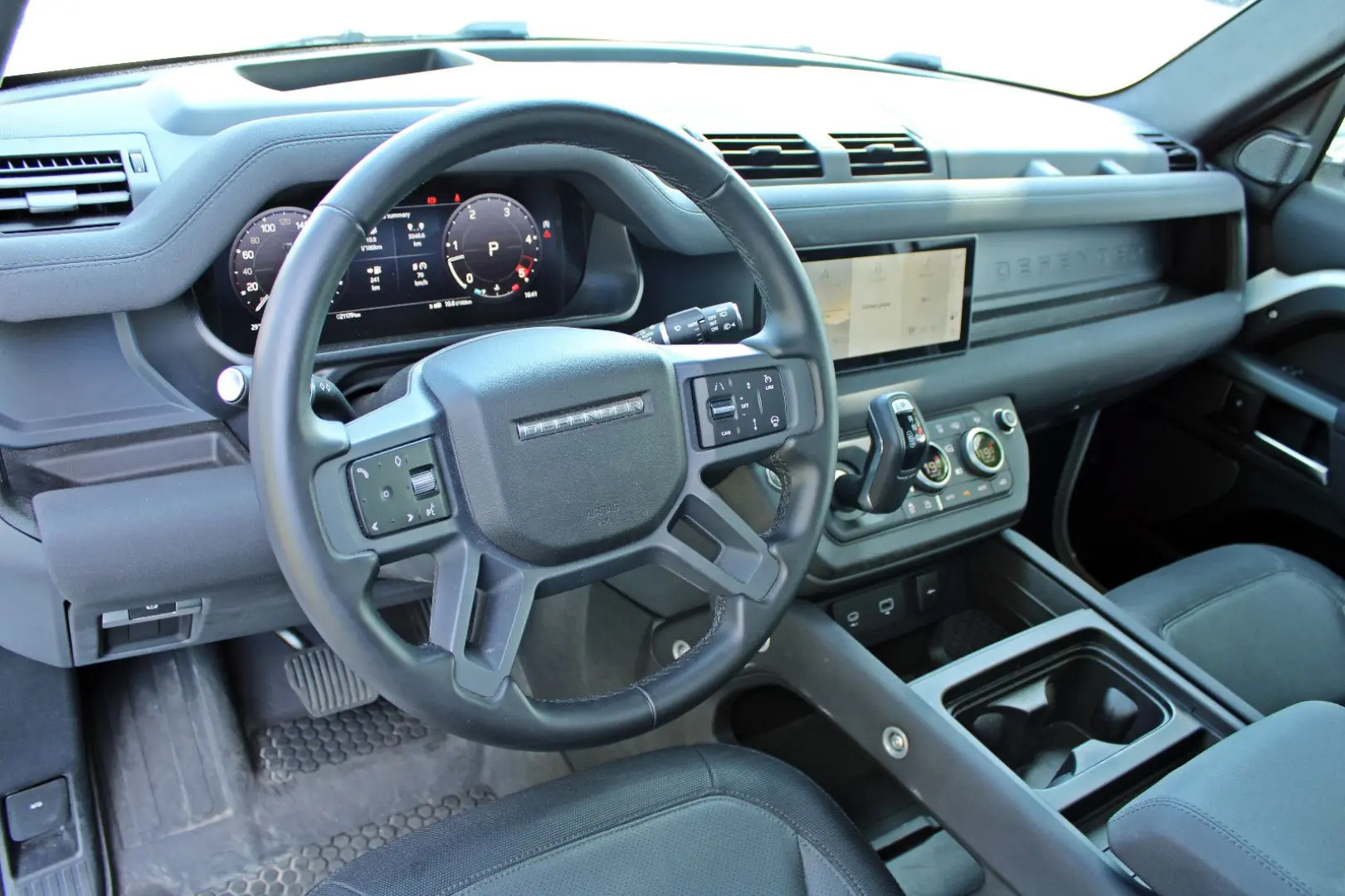 Defender 110 X-Dynamic SE PANO AHK 360  MATRIX